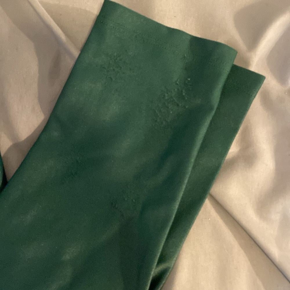 Carbon38 shiny green leggings, medium rise - Picture 2 of 3